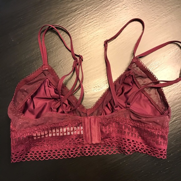 Victoria’s Secret lace and satin bralette - Picture 2 of 4